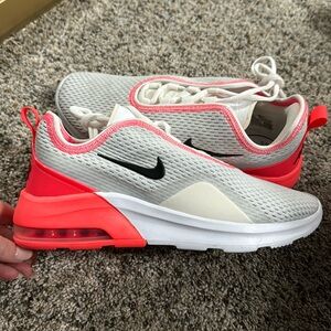 Nike Air Max - new without tags